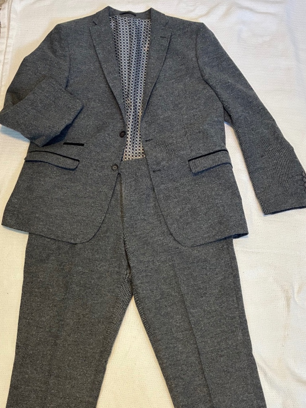 Truclothing gray houndstooth Suit Vintage Collection, Jacket 44R, Trousers 38R
